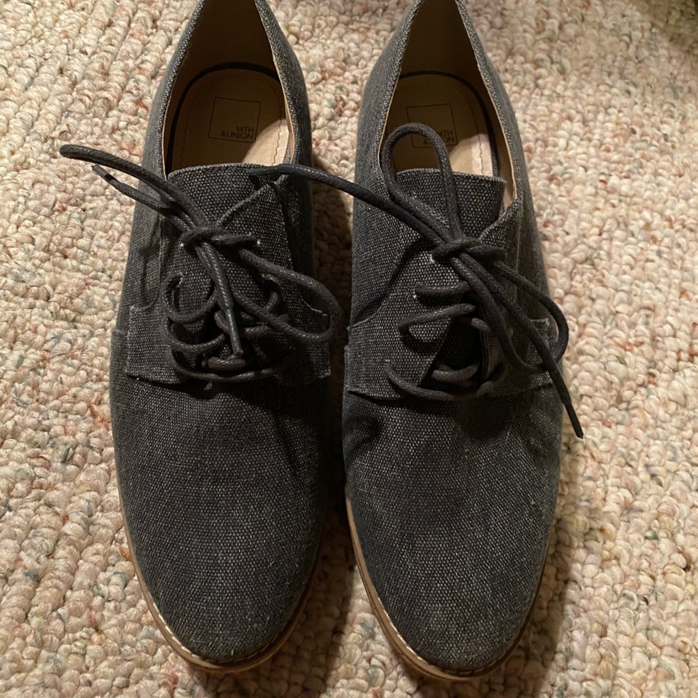 Chambray Women’s Dress Shoe
